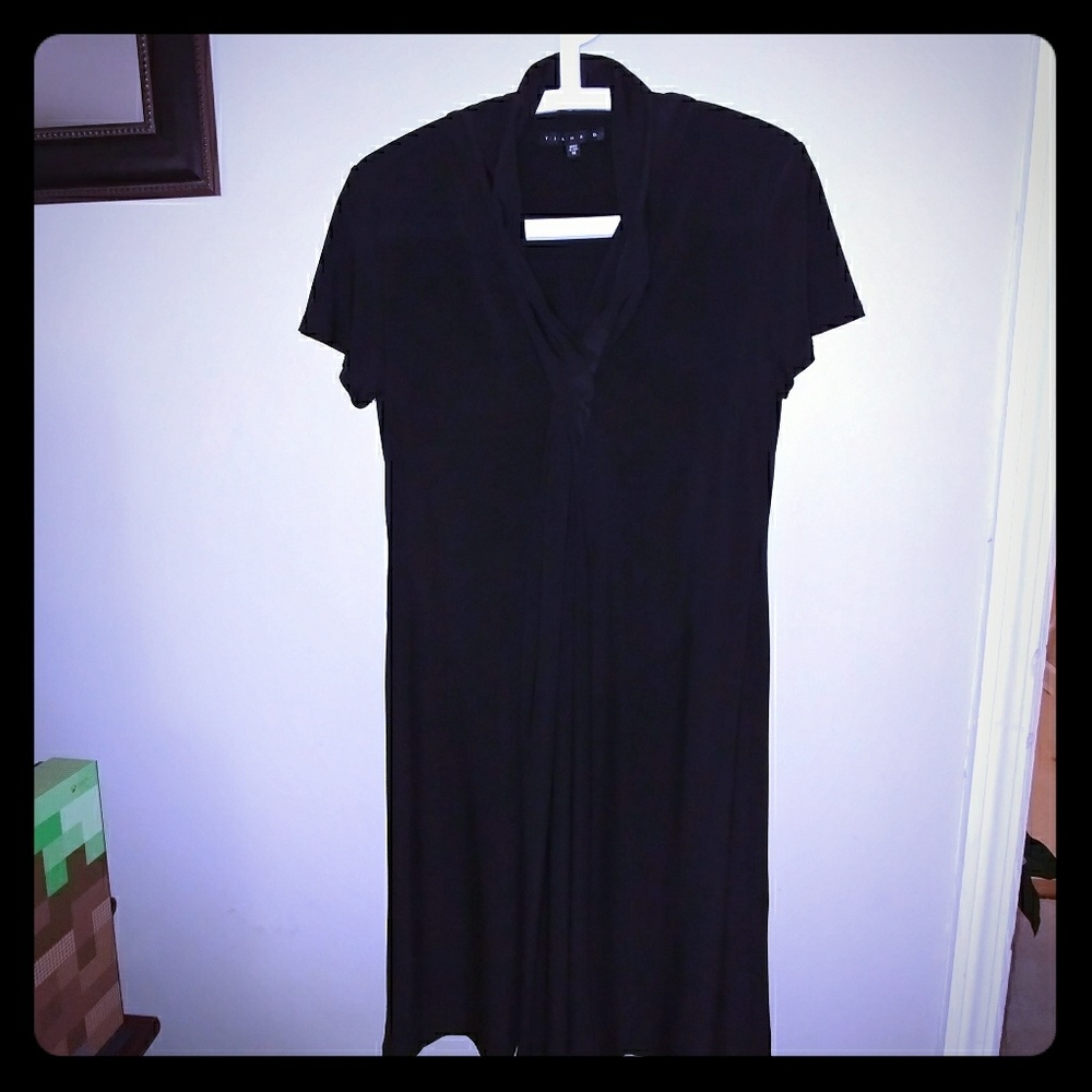 Tiana B. Short sleeve front twist dress